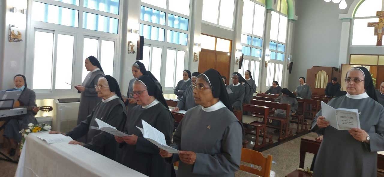 “Canterò senza fine le grazie del Signore, con la mia bocca annunzierò la Tua fedeltà nei secoli.” Salmo 89:2