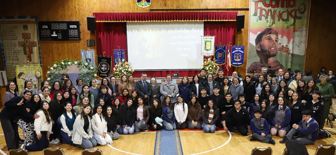 Puerto Montt/Cile: Festa di San Francesco, scuola Arriarán Barros