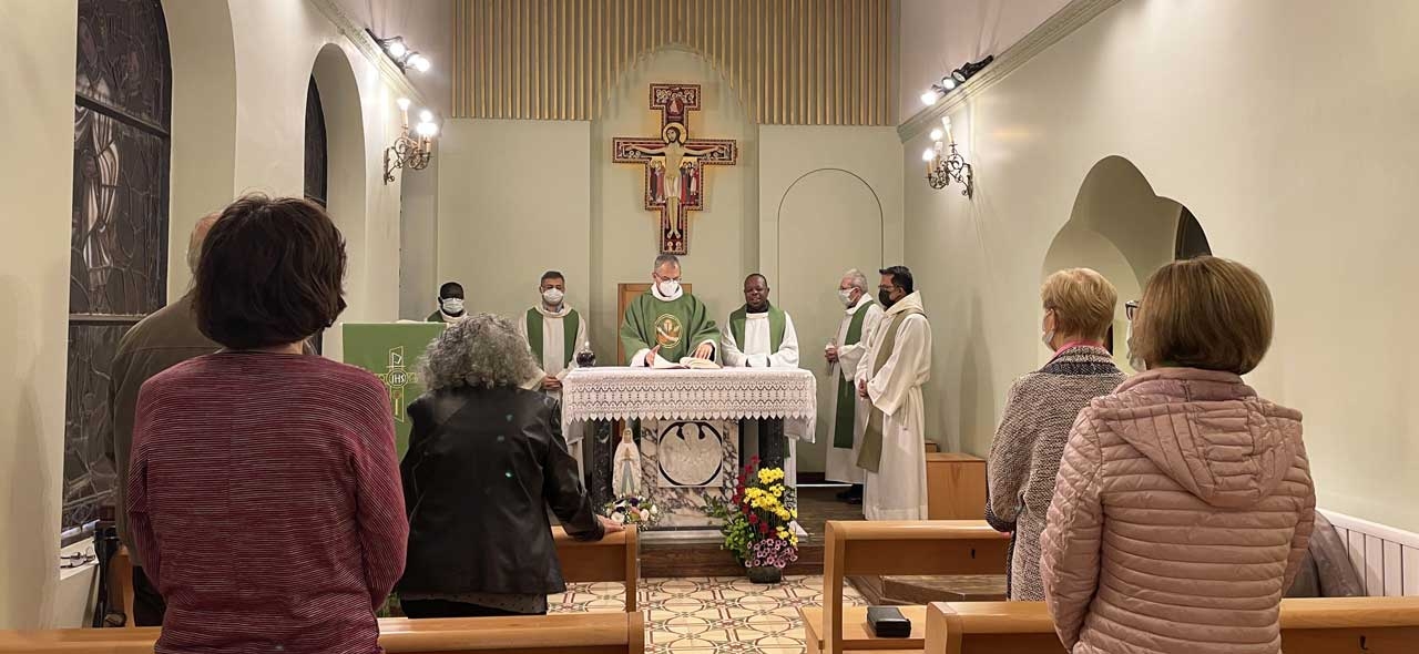 SEIGNEUR, FAIS DE NOUS UN INSTRUMENT DE TA PAIX...